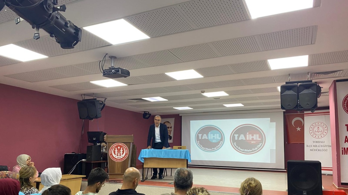 Yeni Eğitim Yılı Öncesi Velilerle Tanışma ve Bilgilendirme Toplantısı Yoğun Katılımla Gerçekleşti